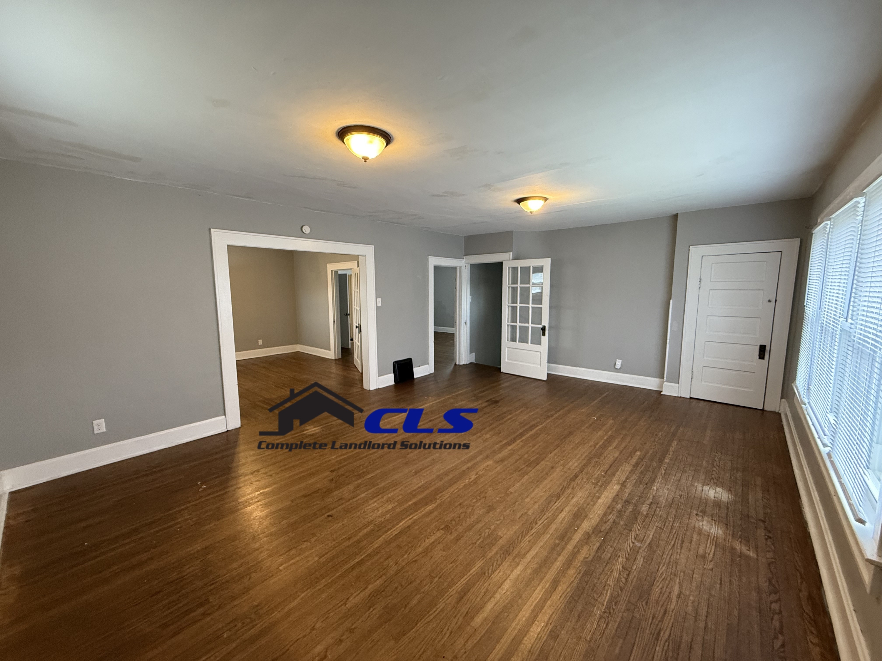 832 S 17th